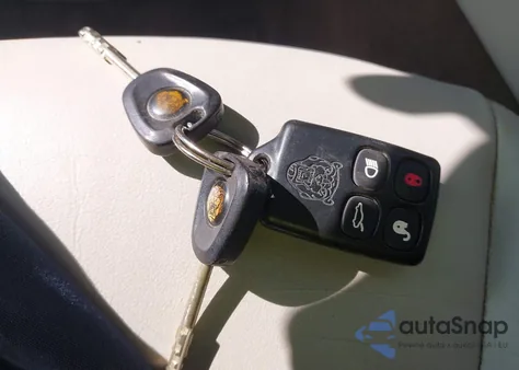 1998 Jaguar Xj8 Vanden Plas z USA, uszkodzony, nr VIN SAJKX6244WC843747